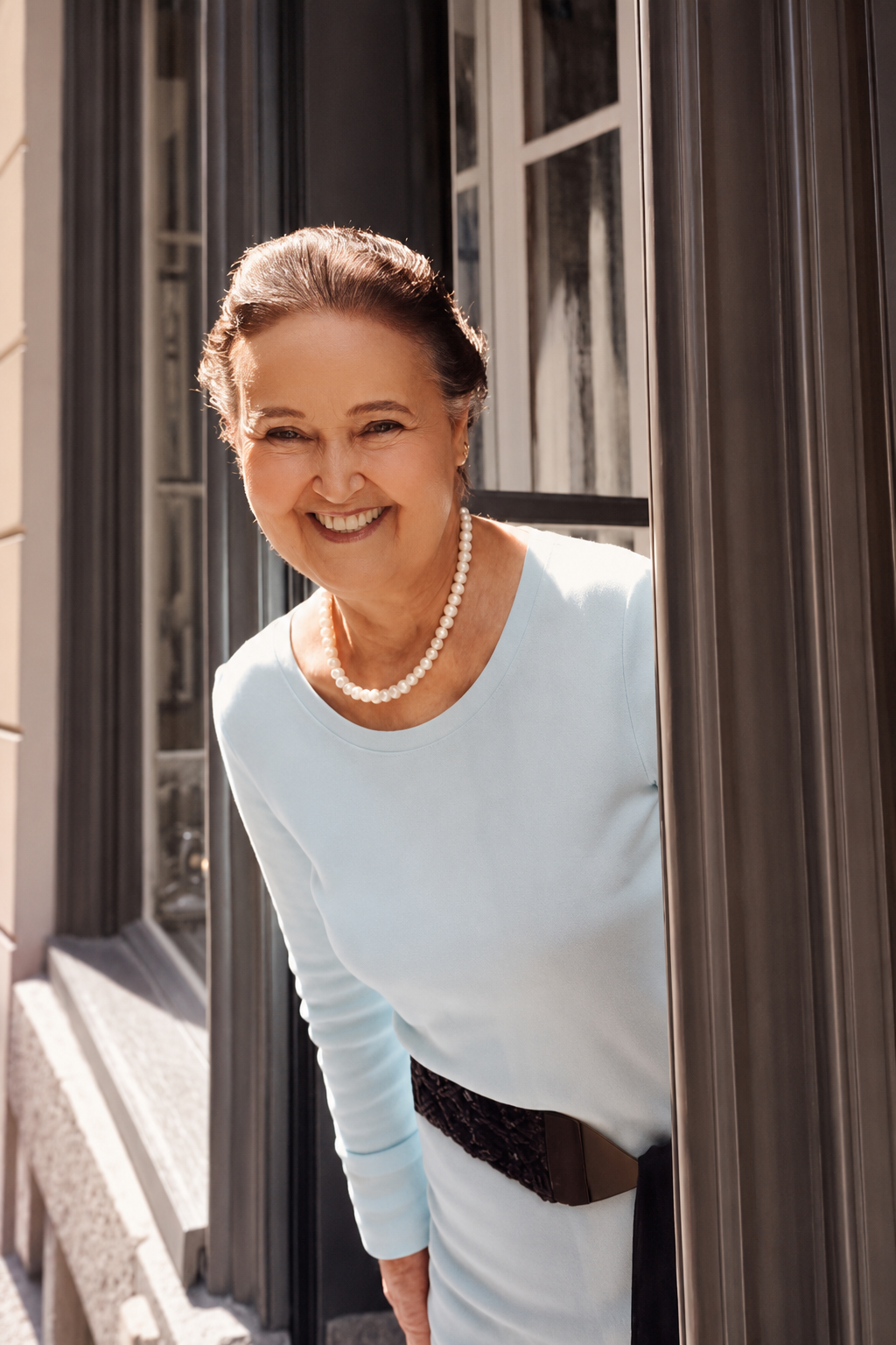 Erica Bühlmann vor ihrem Schmuckgeschäft in der Churer Altstadt